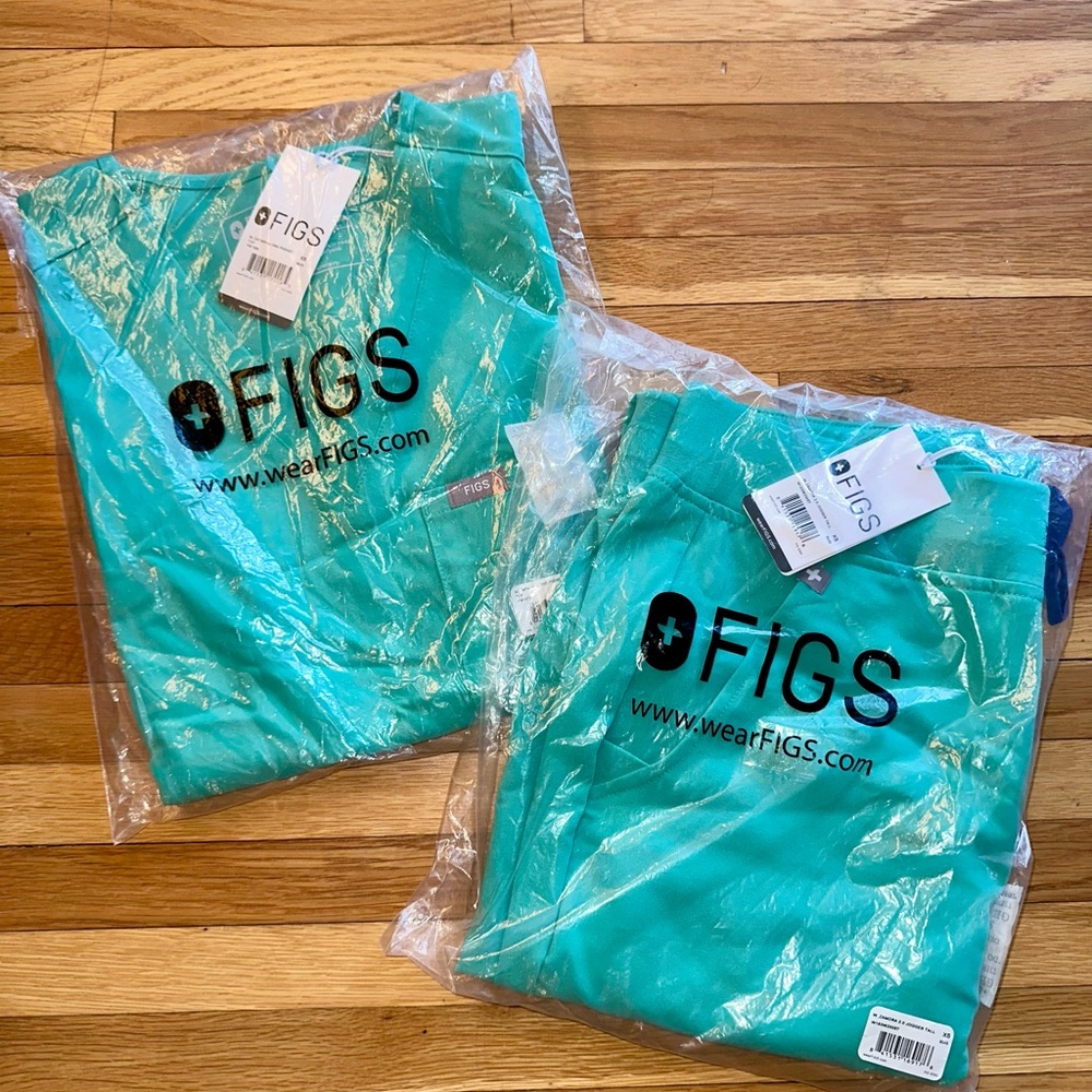 FIGS Teal Scrub Set